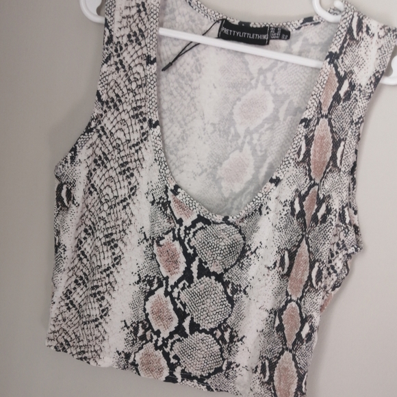 Pretty little thing 2 piece set - Picture 6 of 10